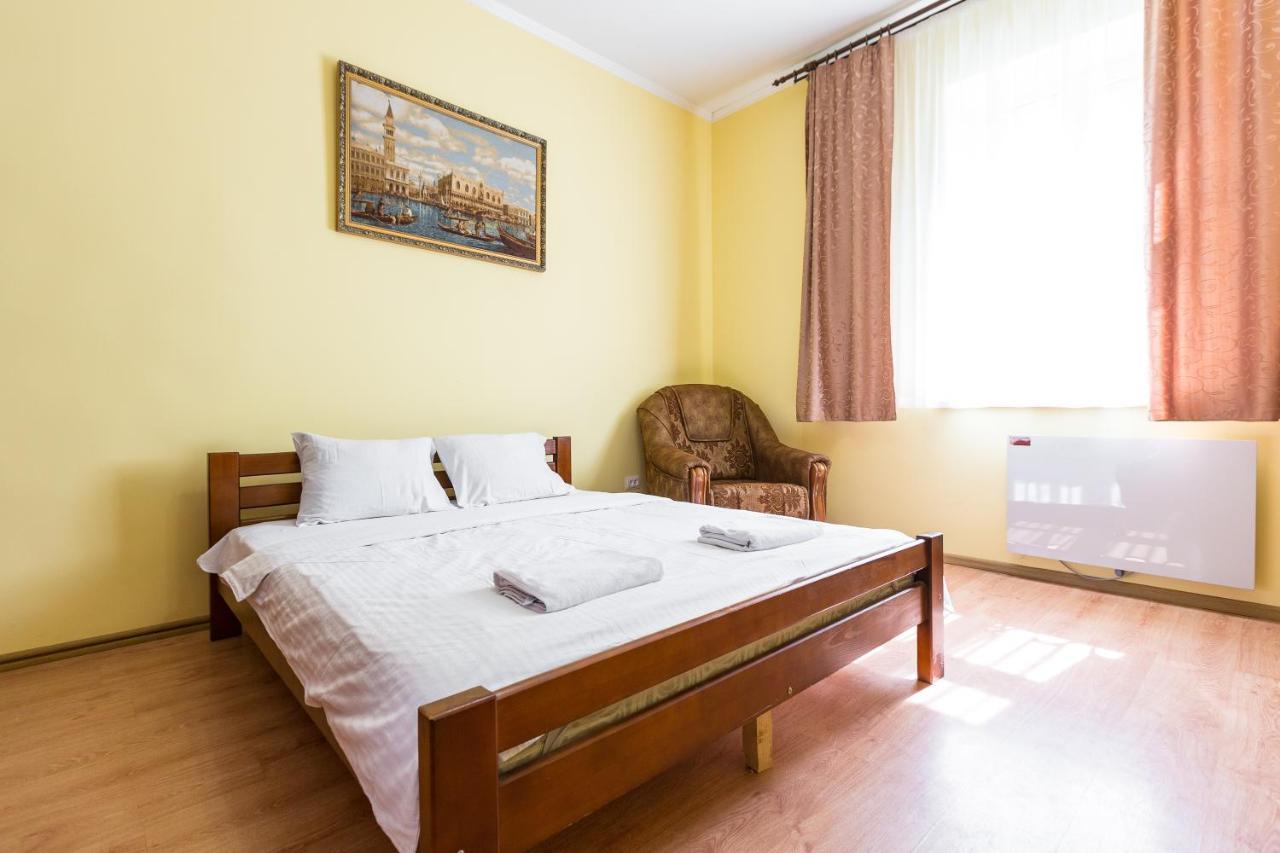 Квартира В Центрі Подобово На Вулиці Коперника 26 Біля Палацу Мистецтв Lviv Luaran gambar