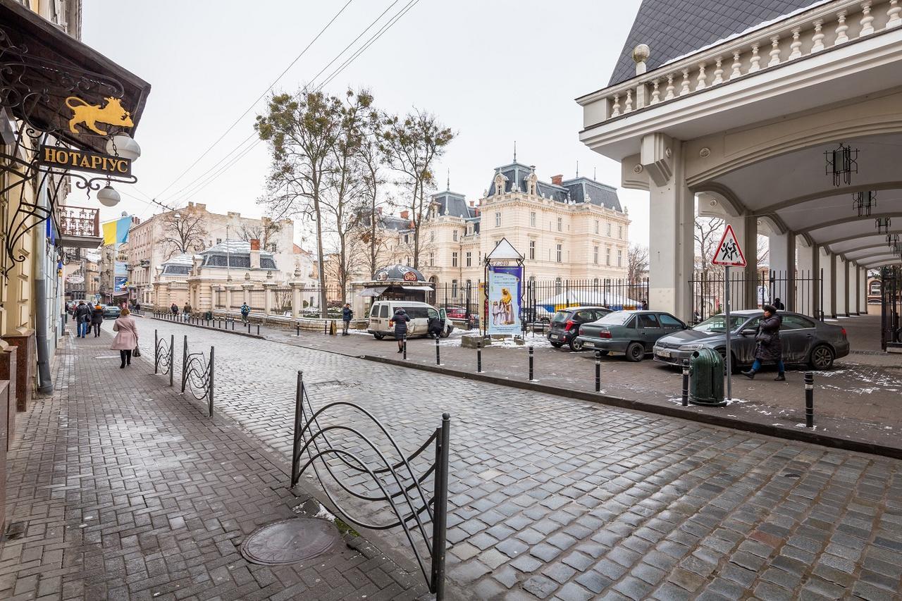 Квартира В Центрі Подобово На Вулиці Коперника 26 Біля Палацу Мистецтв Lviv Luaran gambar